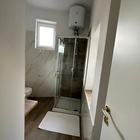 Vener Luxury Nocleg ze śniadaniem 3*