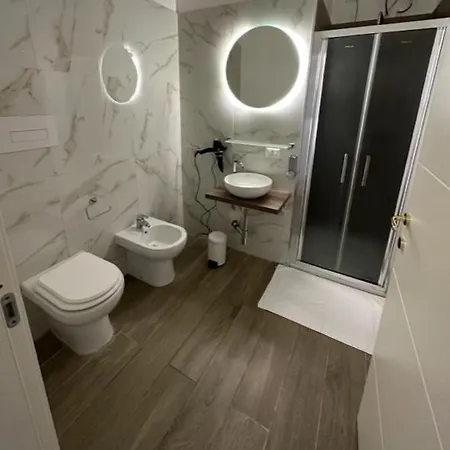 Vener Luxury Nocleg ze śniadaniem Neapol