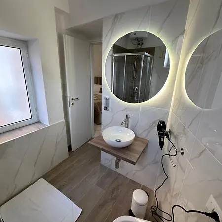 Vener Luxury 3* Napoli
